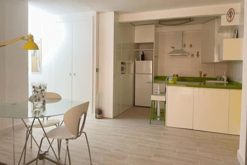 Modern Oscvict En Apartment *